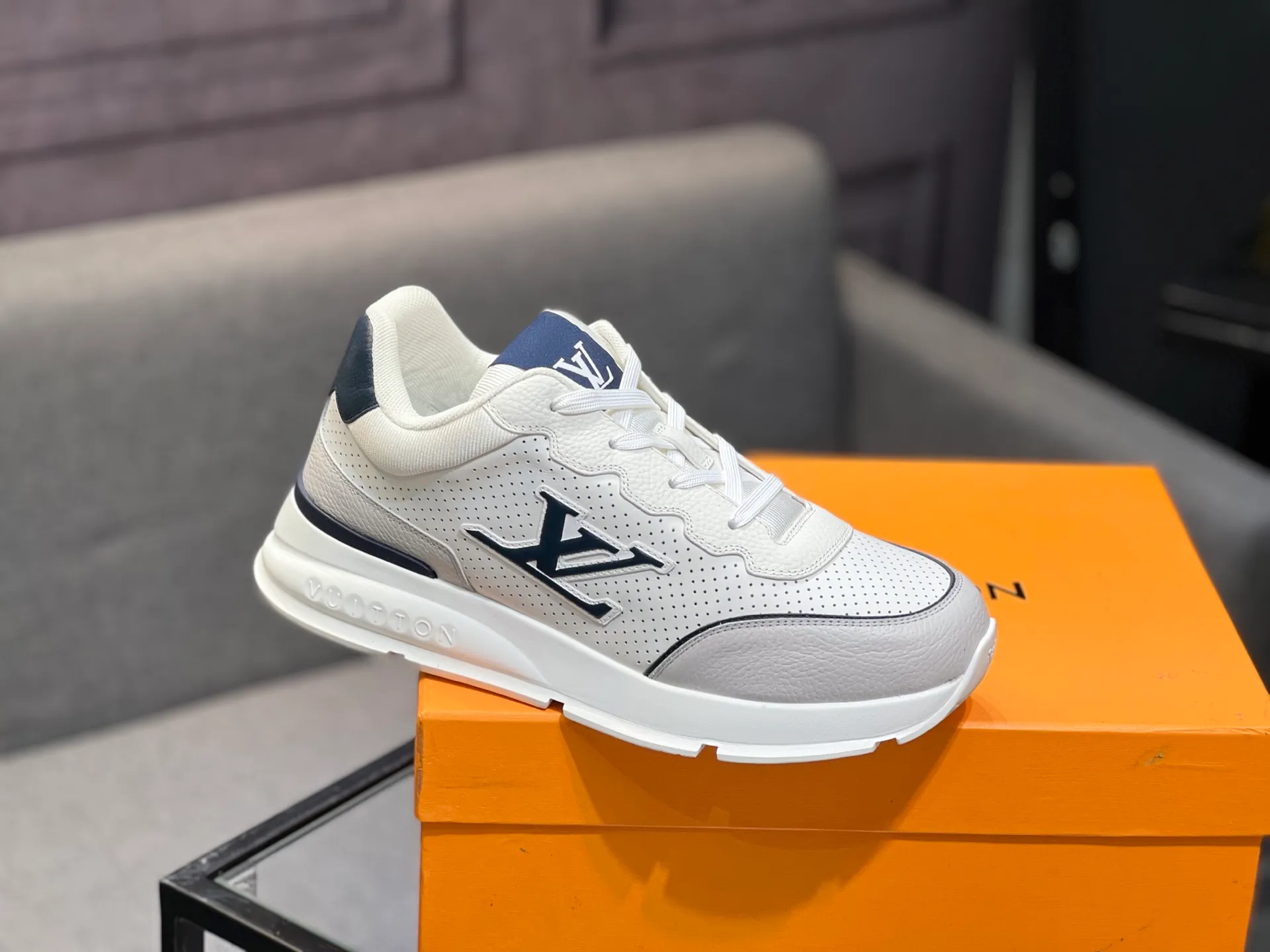 Men's shoes 💰640 LV | Louis Vuitton 2025𝐬𝐬 New spring and summer styles for couples, men's styles come out first. The counter features the latest casual shoes. Hard goods are new🆕 ❥Purchase level! Full of high-end feel! A popular model among bloggers at home and abroad, it’s retro and fashionable and looks amazing on your feet! Wear a lot of happiness! Mainly recommended model on the official website★ ▪️Upper: Original custom-made imported calfskin fabric ▪️Inner lining: breathable gauze imported from Italy ▪️Outsole: rubber foam ➕tpu high-end outsole ▪️Shoe size: 36-44 (customized for 45 and 46)